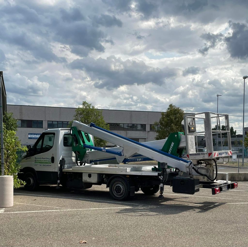 piattaforma noleggio mezzi pesanti e di trasporto da lavoro ad Imola